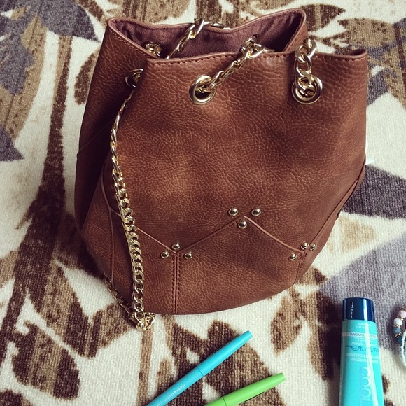 LAST ONE 🌺Maisie Bucket Crossbody 🌺 - Picture 3 of 4